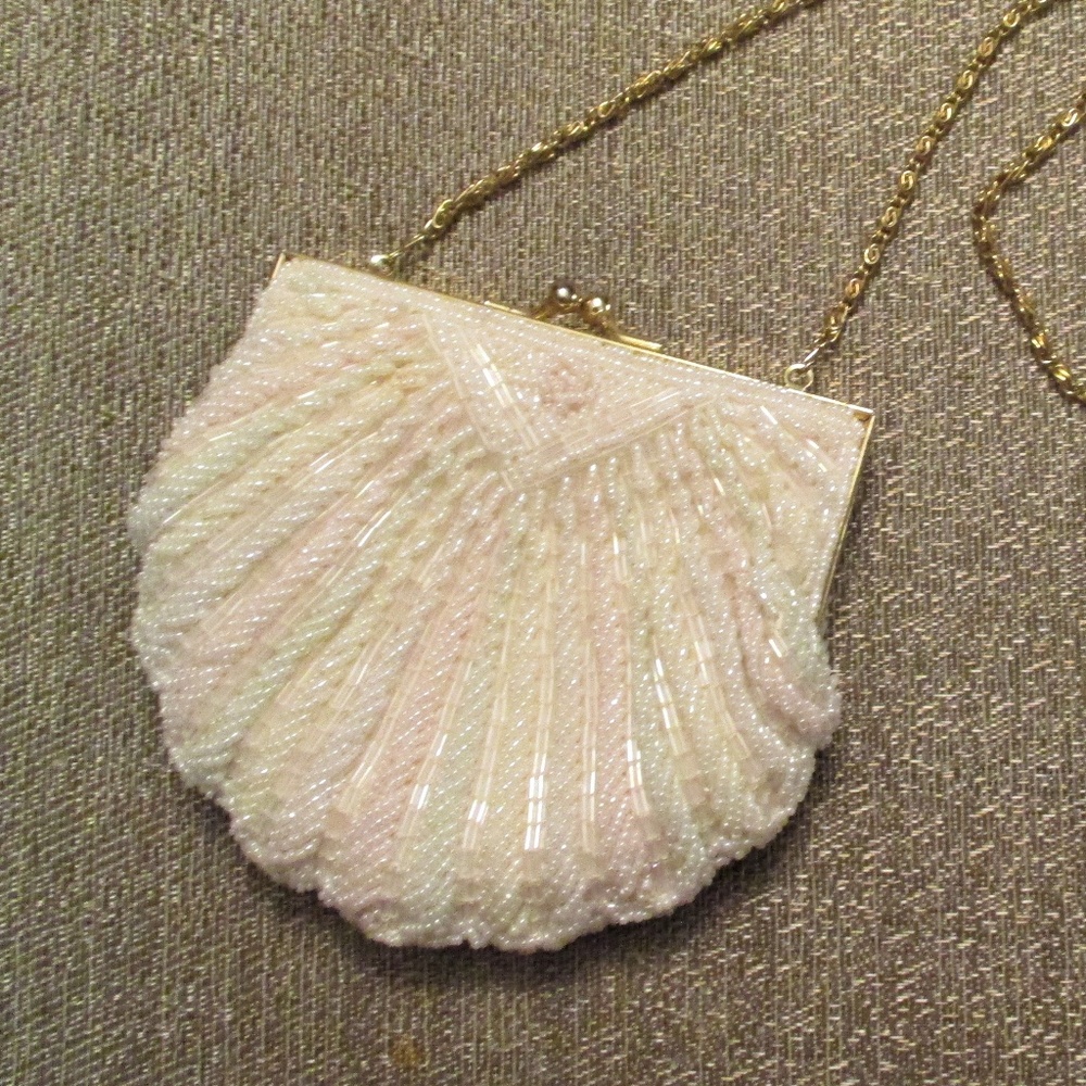 Fully Beaded Shell Clutch